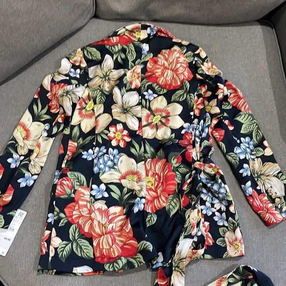 Zara Black Floral Print Open Blazer with option Tie Belt - Picture 8 of 15